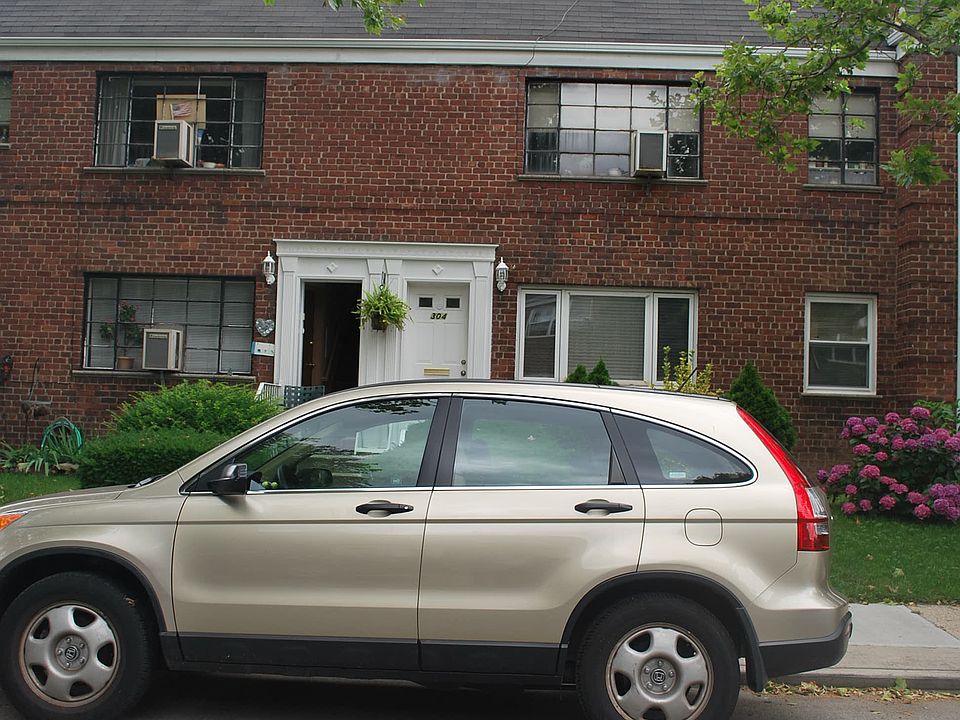 1st image of 304 Bay 19th St