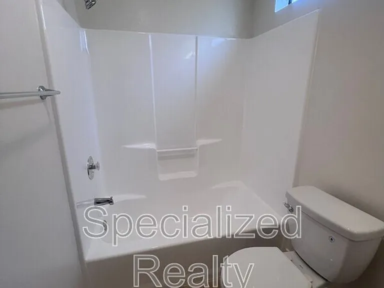 336-342 E Providencia Ave — Photo 6