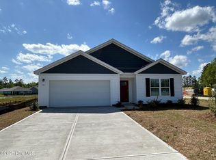 93 Ashworth Dr, Tabor City, NC 28463