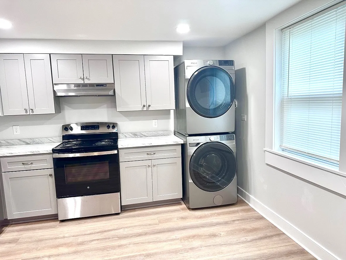 405 Elliott Avenue - Unit B - B — Photo 2