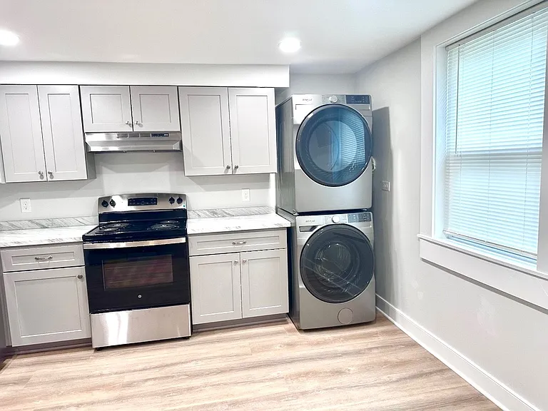 405 Elliott Ave #B — Photo 3