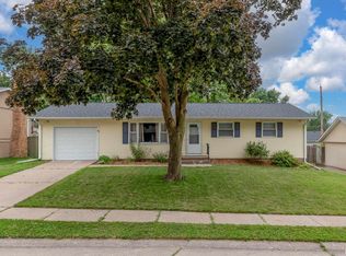 2650 Wood Dale Ave, Davenport, IA