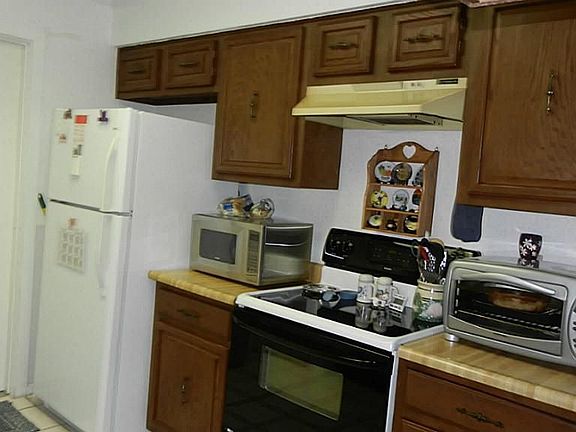4th image of 22403 Woodrose Dr
