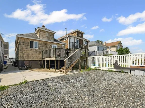 41 W 15th Rd, Broad Channel, NY 11693