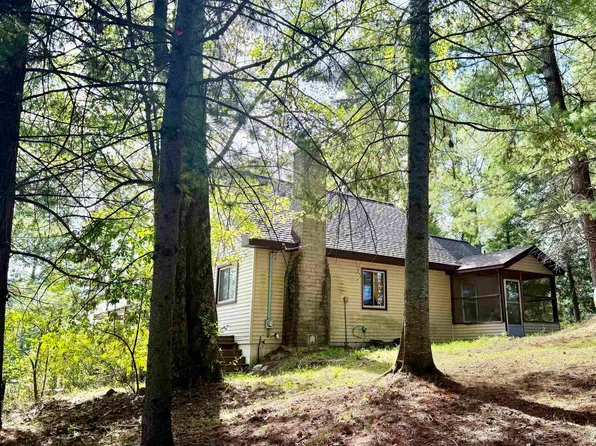 7224 E Stoney Corner Rd, Falmouth, MI 49632