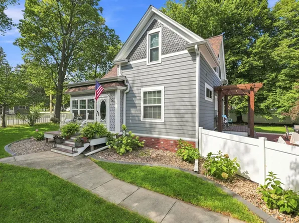103 Morton St, Loomis, NE 68958