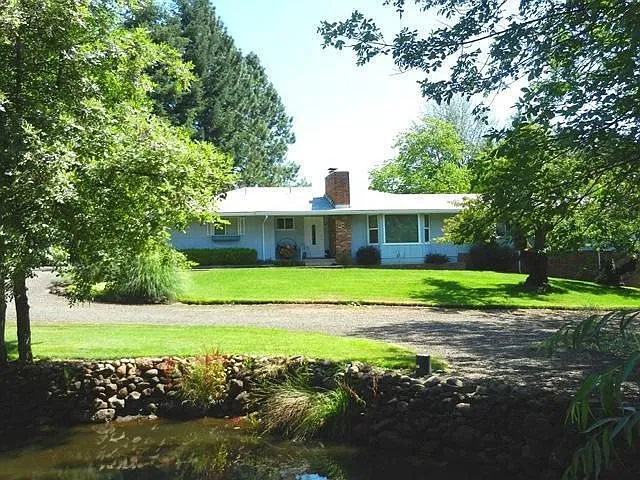 275 Rene Dr photo 1