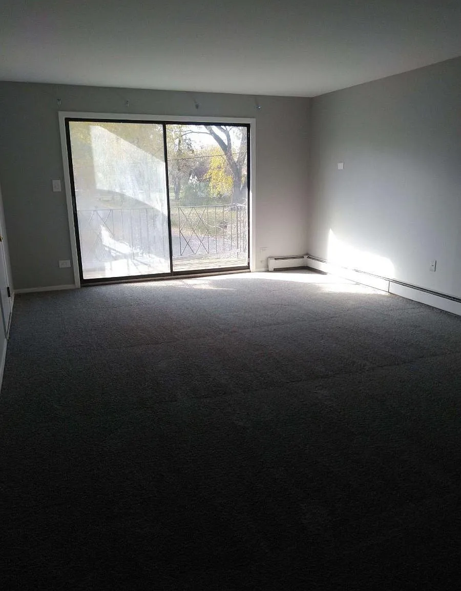 3 bed, 1.5 bath, 1200 sqft, $2,200 — Photo 3