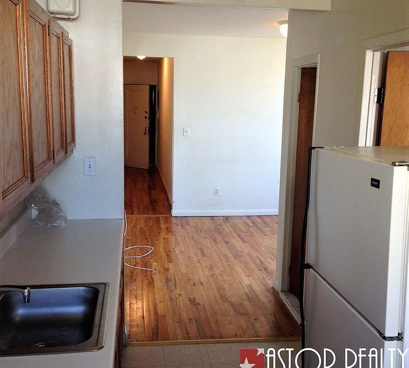 1st image of 3128 42nd St APT 6
