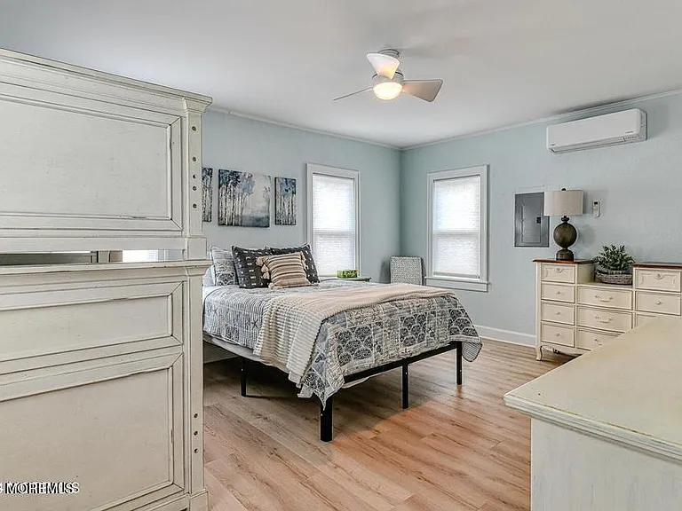 328 Newark Ave #2 — Photo 15