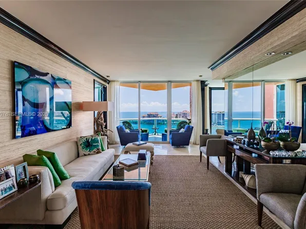 300 S Pointe Dr, Miami Beach, FL