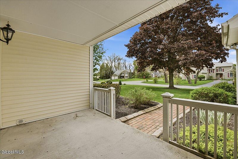3rd image of 225 Walnut Lane