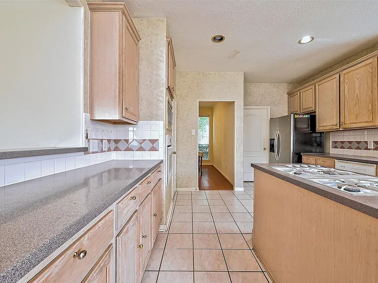 6806 Rhodes Ct — Photo 20