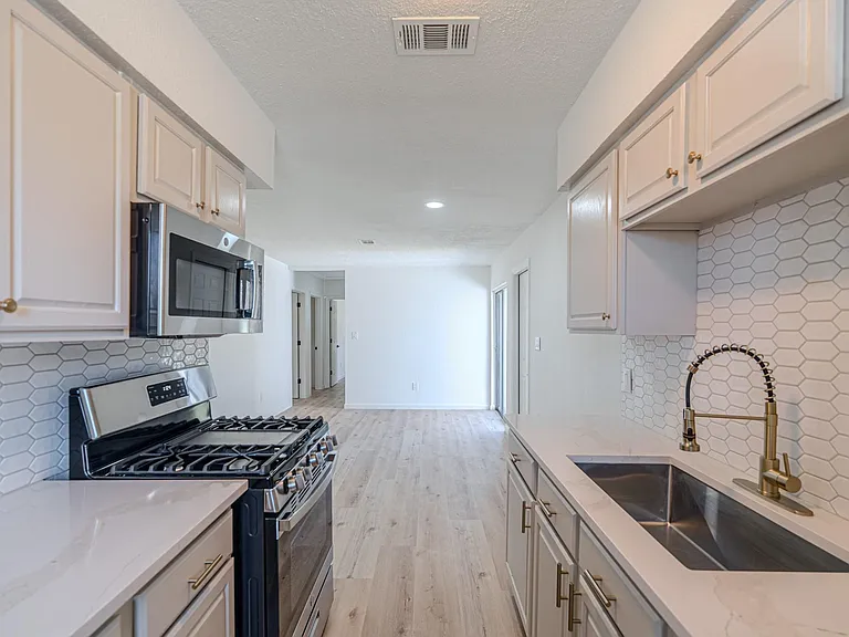 3538 Cork Dr — Photo 24