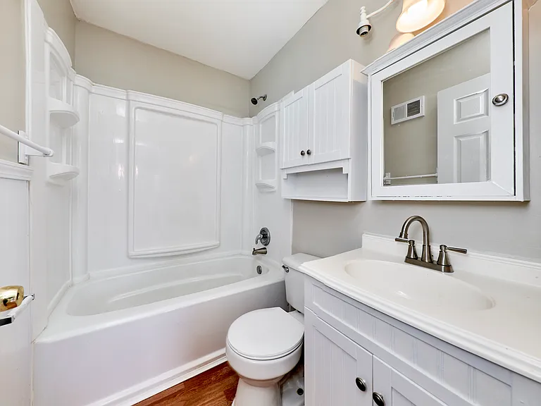 11042 Florence Ave — Photo 15