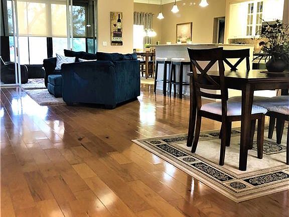 5th image of 20809 Queen Alexandra Dr