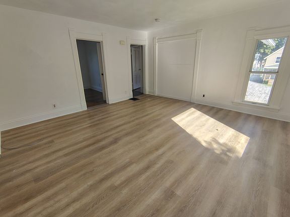 4th image of 1721 8th St #2