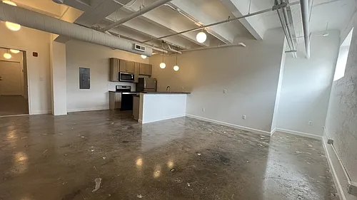 305 6th St #202 Photo 1