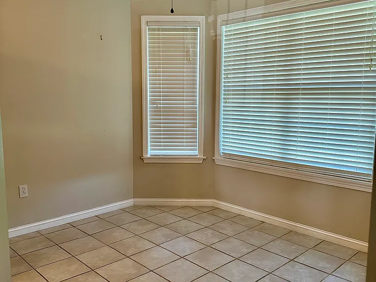 160 Mike Ave — Photo 8