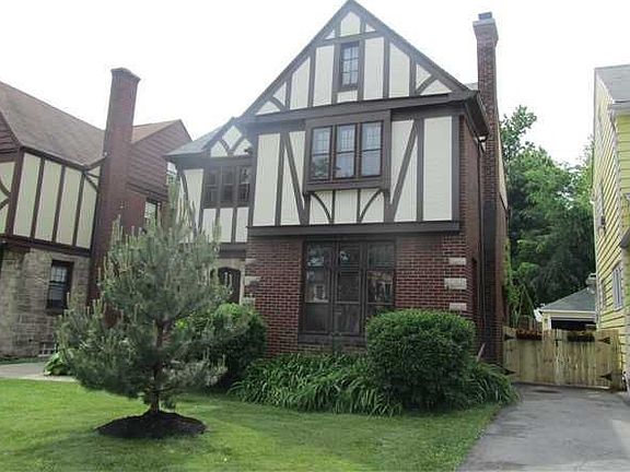 2nd image of 194 Capen Blvd