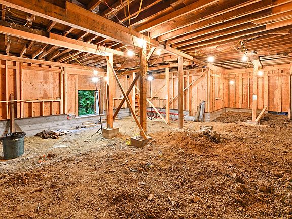 4th image of 16125 Bittner Road