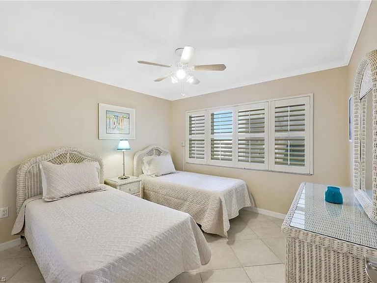 26000 Hickory Blvd #606 — Photo 14