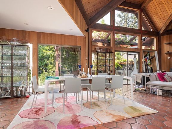 4th image of 1007 Forest Ct