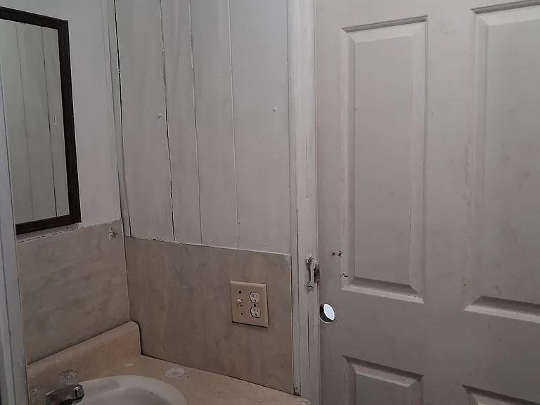 1231 Hebert Ave — Photo 7