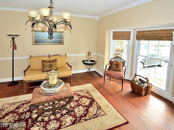 2nd image of 8104 Oak Hollow Ct