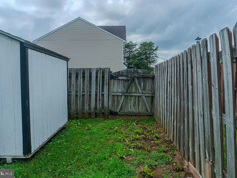 9836 Plaza View Way — Photo 44