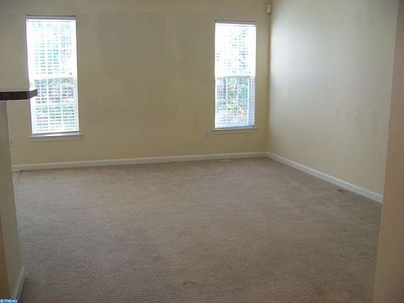 4th image of 83 Sassafras Dr