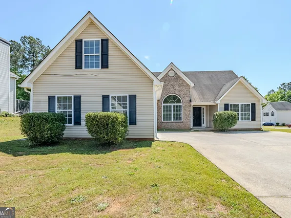811 Betsy Ross Trl, Hampton, GA 30228