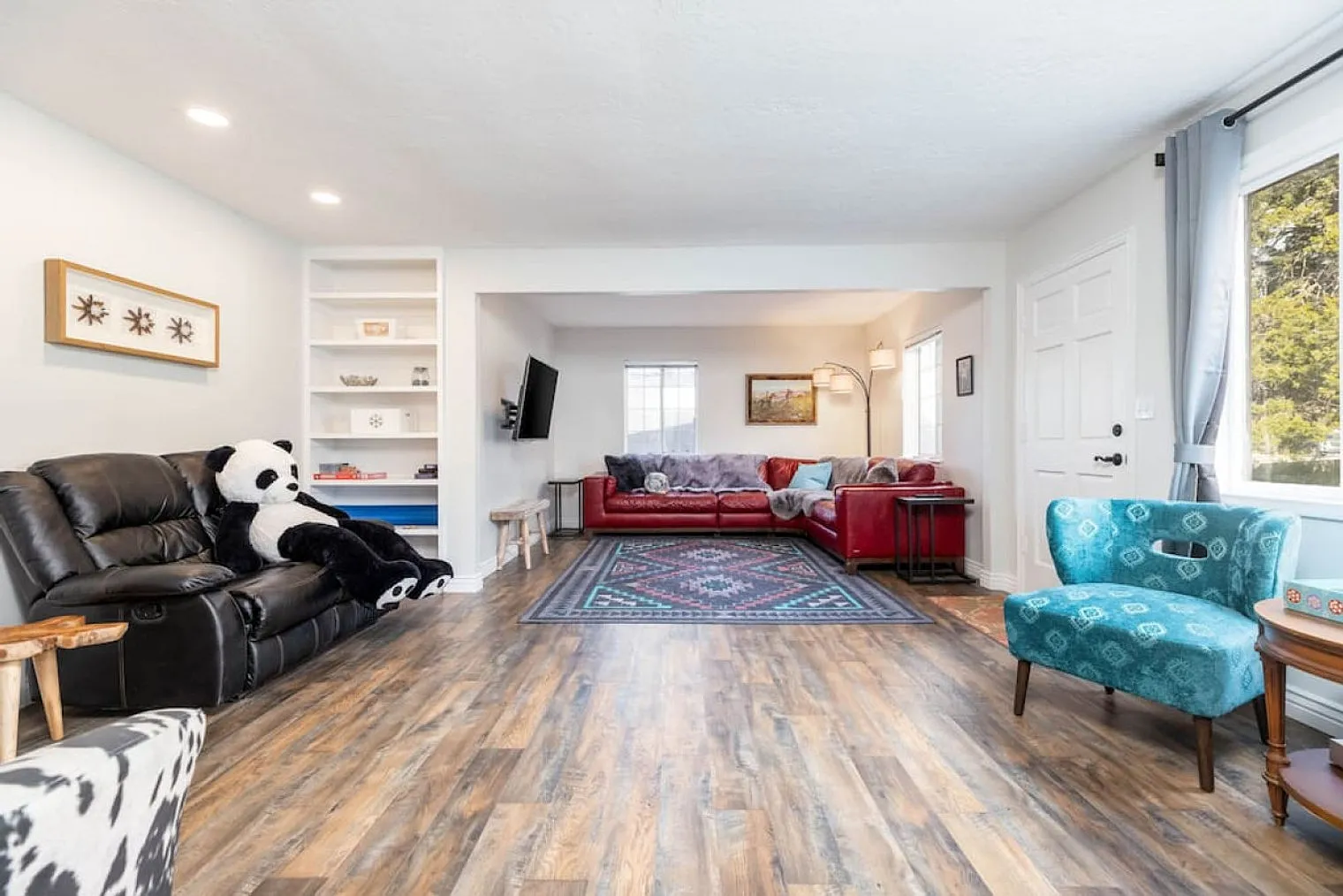 6 bed, 3.0 bath, 2260 sqft, $6,832 — Photo 1