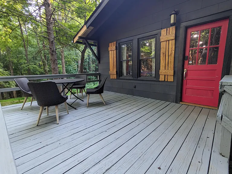 364 Messersmith Rd — Photo 2