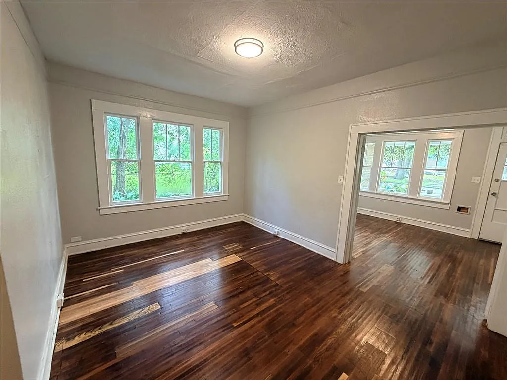 1 bed, 1.0 bath, 1078 sqft, $900 — Photo 4