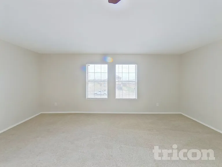 1221 Dianthus Dr — Photo 17