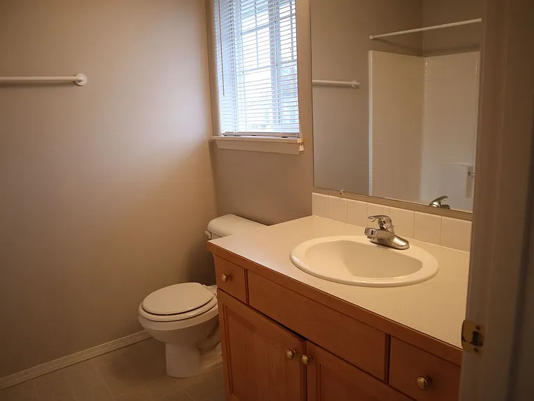 13920 NE 7th Ct — Photo 28