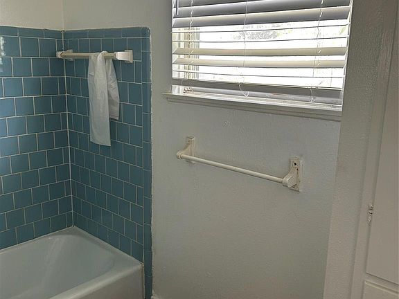 5th image of 5522 Thrush Dr