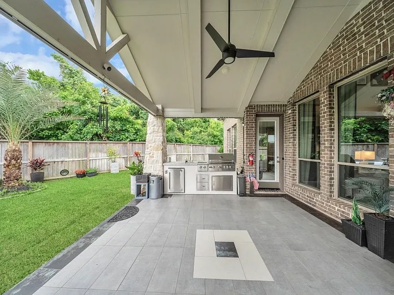 8826 Forest Side Dr — Photo 36