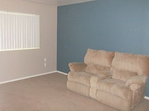 4th image of 903 W Hervey Dr