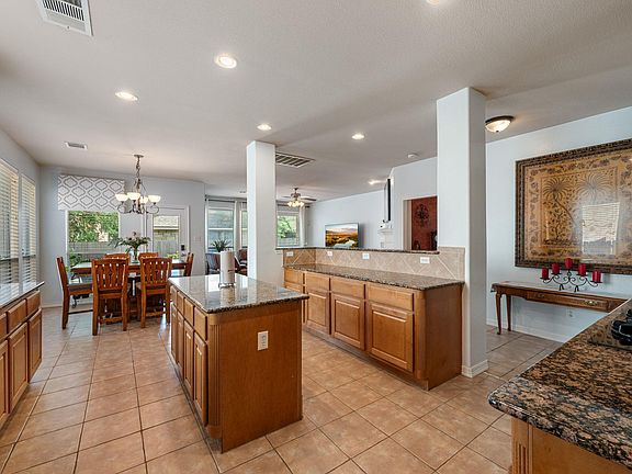 4th image of 2917 Laurel Grove Way
