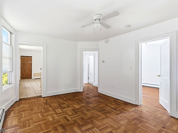 4th image of 196 Sussex Ave