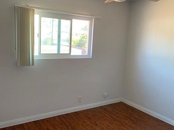 5th image of 414 N Poplar Ave #10