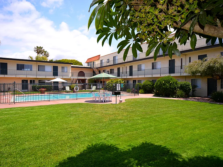 Ocean View Townhomes courtyard view from Rear of Building