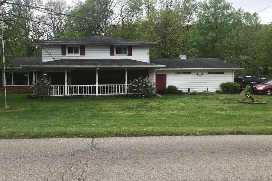 1622 Rosemount Rd photo 1