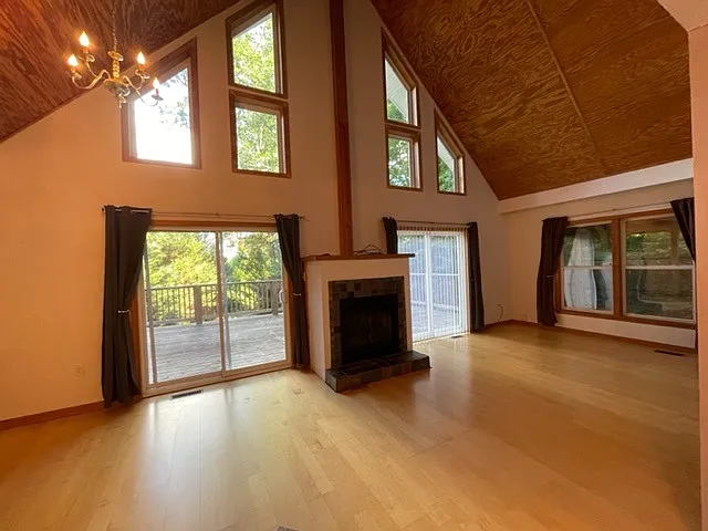 Building Photo - 64 Forest Ridge Dr