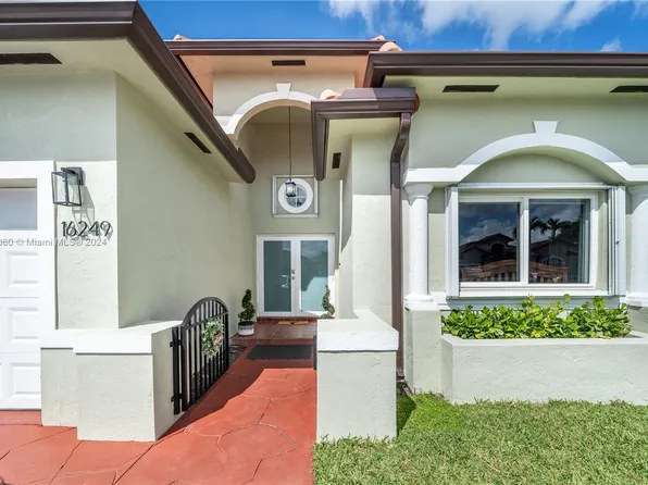 16249 SW 54th Ter, Miami, FL 33185