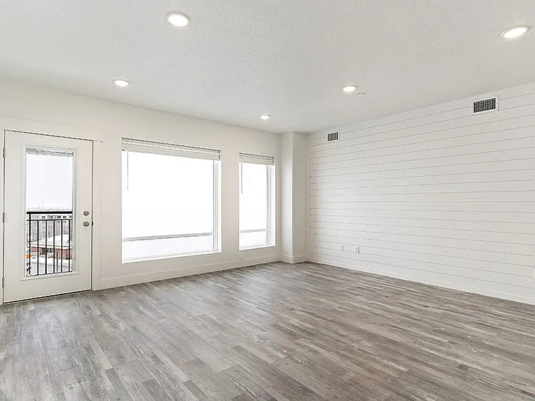 Hillside Apartments — Photo 3