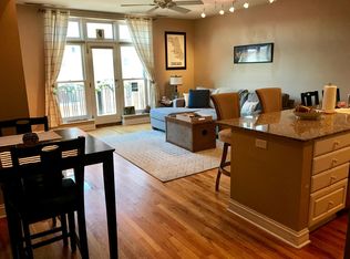 2843 N Lincoln Ave, Chicago, IL 60657
