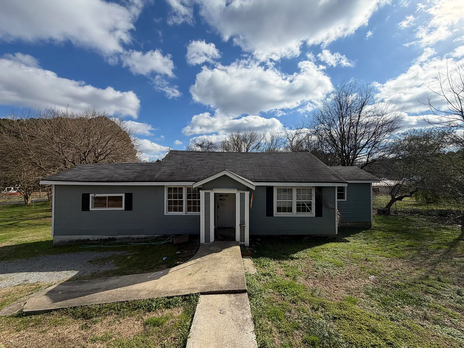 211 Thurman St photo 1